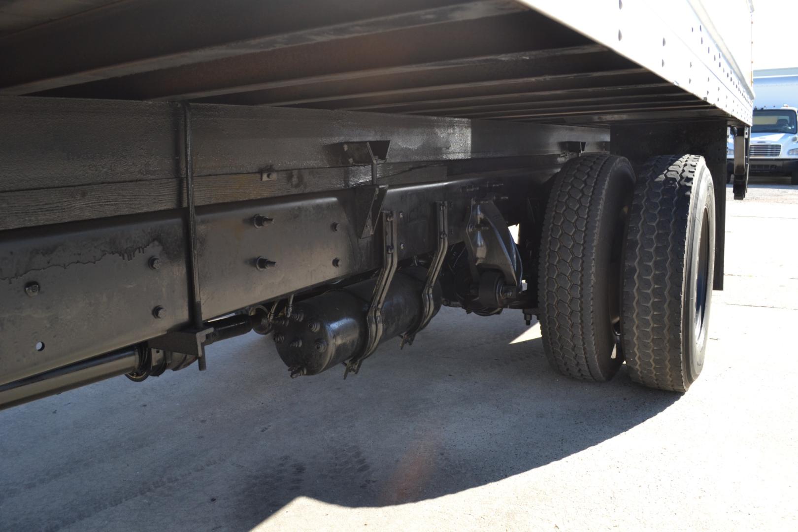 2014 YELLOW /BLACK FREIGHTLINER M2-106 with an CUMMINS ISB 6.7L 220HP engine, ALLISON 2200RDS AUTOMATIC transmission, located at 9172 North Fwy, Houston, TX, 77037, (713) 910-6868, 29.887470, -95.411903 - Photo#10